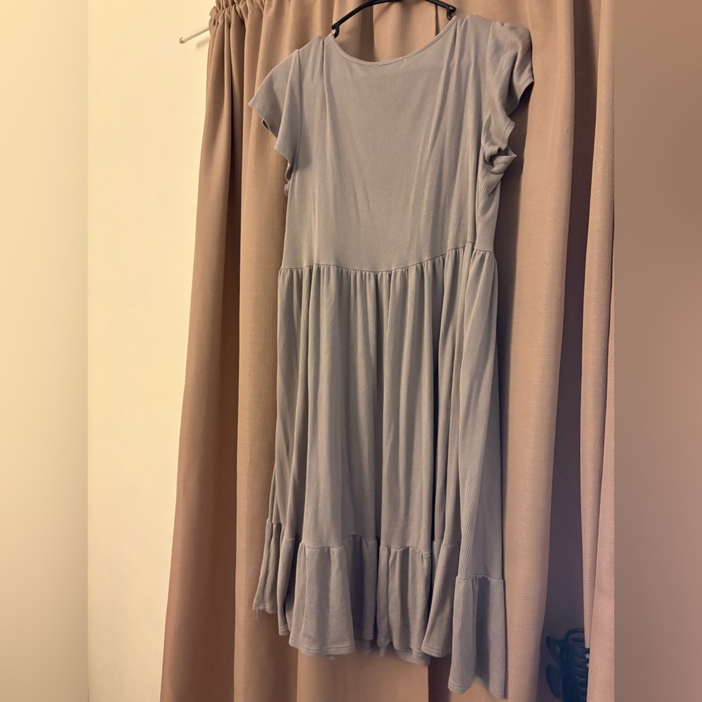 Gray Ruffle Sleeve Dress - Picture 2 of 4